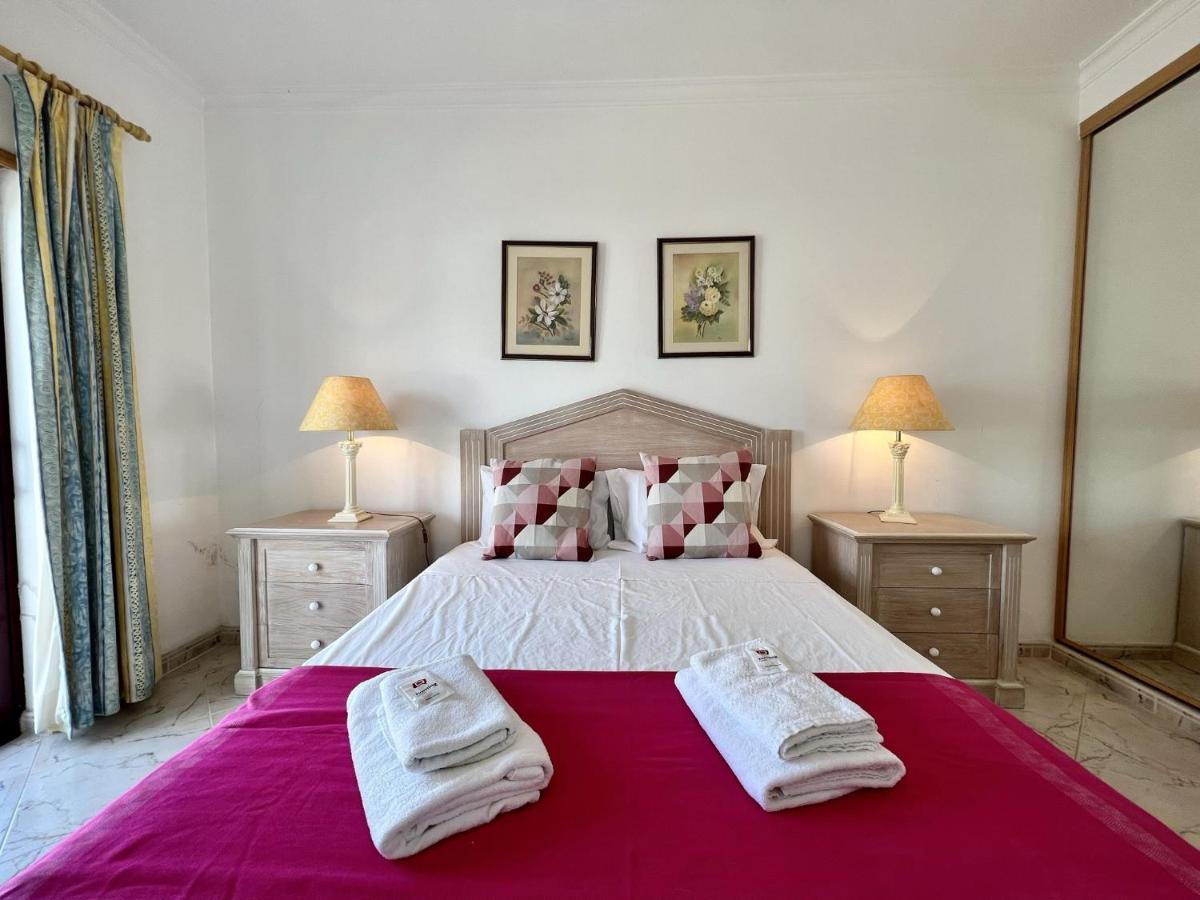 Quarteira Elegant With Pool By Homing Apartment ภายนอก รูปภาพ