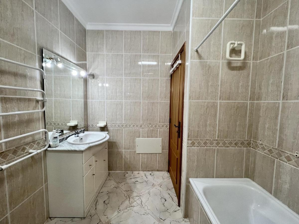 Quarteira Elegant With Pool By Homing Apartment ภายนอก รูปภาพ