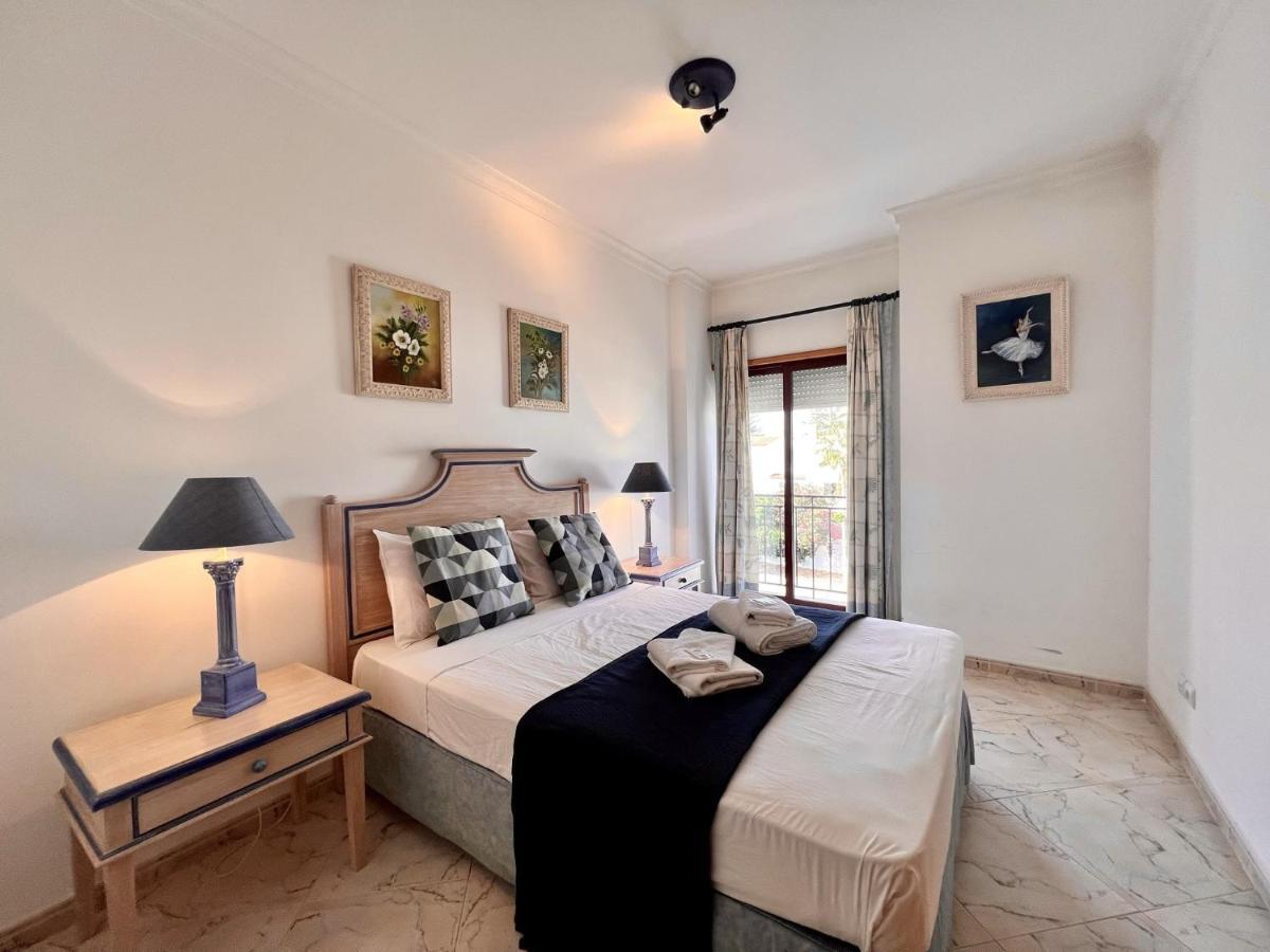 Quarteira Elegant With Pool By Homing Apartment ภายนอก รูปภาพ